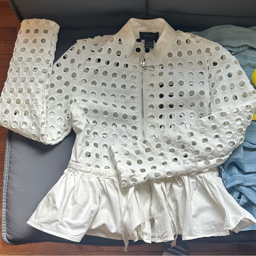 Garcia Punched Hole White Eyelet Peplum Jacket. Size S - Picture 9 of 11